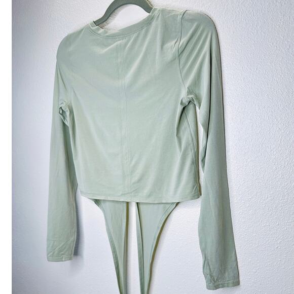 Lululemon Dusty Green Long Sleeve Round Neck Front Tie Crop Top Shirt 6 - Picture 4 of 8